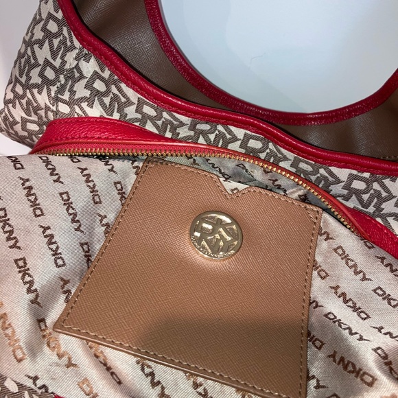 ❌SOLD❌Dkny Hobo bag - Picture 6 of 15